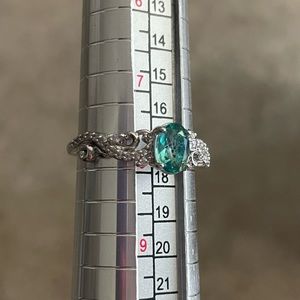💛 2/$20 💛 Fragrant Jewels ring. Sz 8
